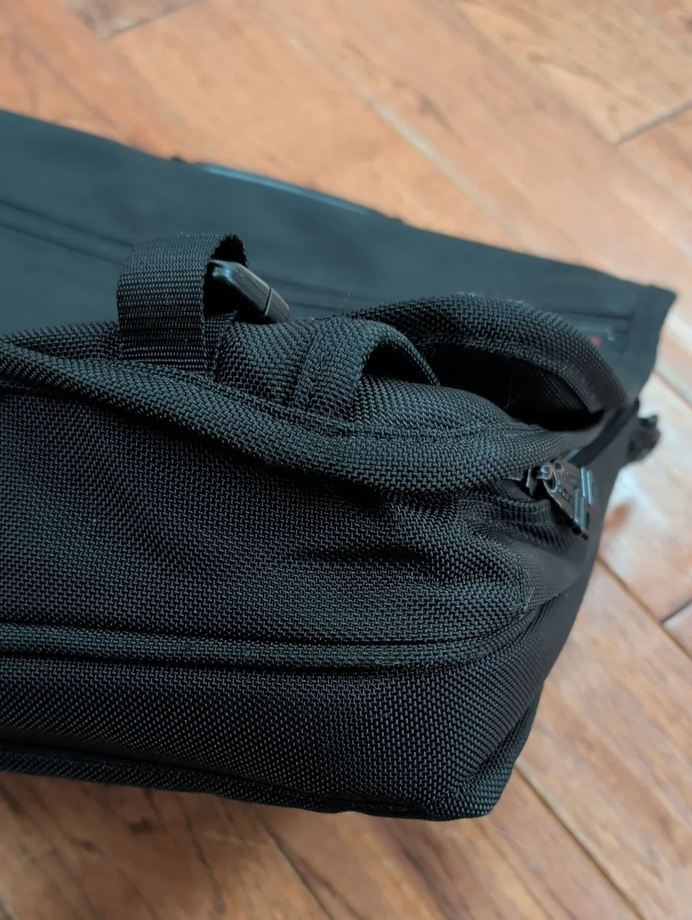TUMI Black Men's Laptop Messenger Everyday Bag